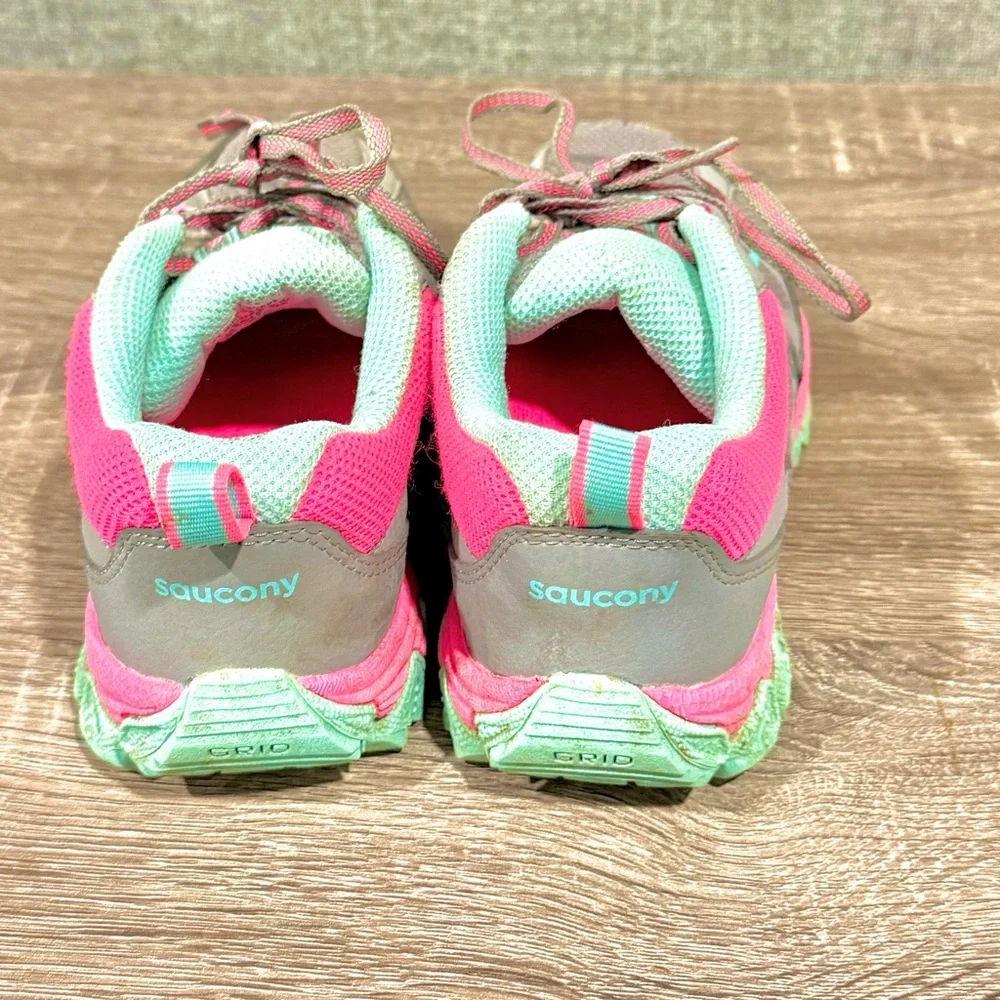 Saucony Sneakers Kids “Escape”. Great condition. Little girls size 1. Lace tie - Picture 8 of 9